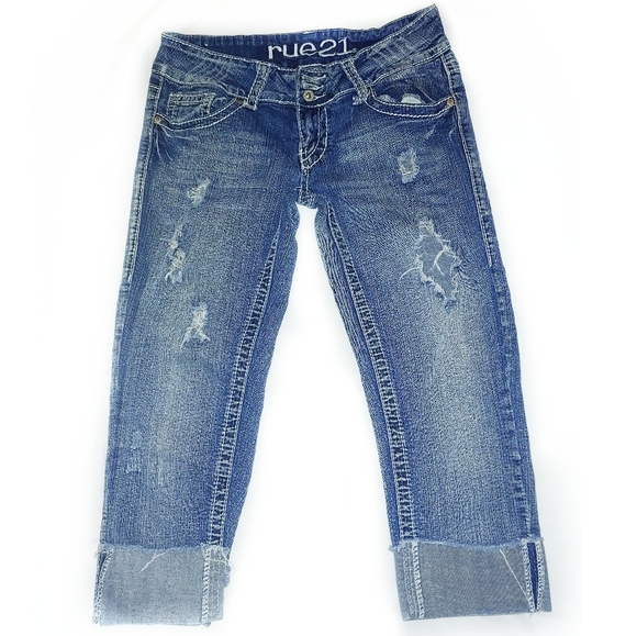Rue 21 Distressed Ripped Cropped Capri - Picture 2 of 5